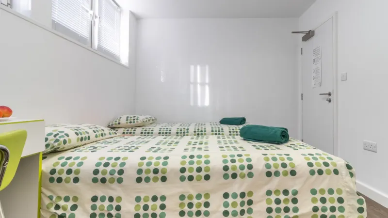 ensuite-essential-beds